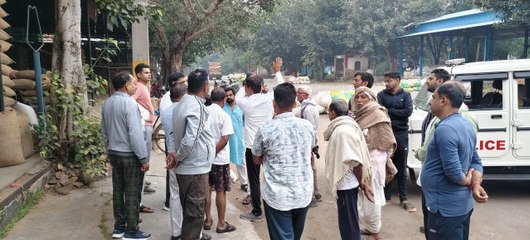 खैरथल की नई अनाज मंडी में छ दुकानों के टूटे ताले