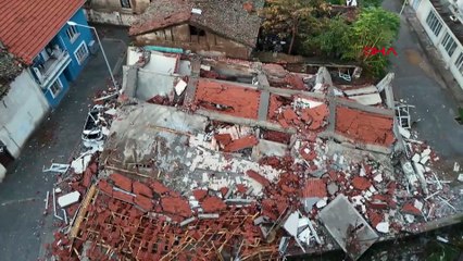 Sındırgı’da yıkılan binalar havadan görüntülendi