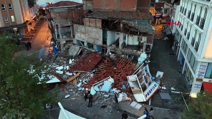 Balıkesir'deki 6.1'lik depremin hasarı gün ağarınca ortaya çıktı