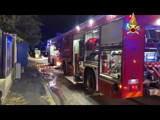 Violento incendio al capannone della Mirva a Settimo Milanese: vigili del fuoco al lavoro tutta la notte