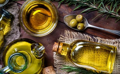 9 Brain-Boosting Superfoods That May Help Support Memory and Reduce Dementia Risk