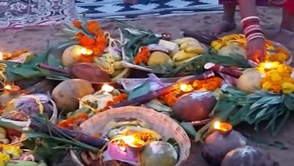 ଅନୁଗୋଳ ଓ ଝାରସୁଗୁଡ଼ାରେ ଛଟ ପୂଜା: ଉଦିତ ସୂର୍ଯ୍ୟଙ୍କୁ ଉପାସନା କରି ବ୍ରତ ସମାପନ କଲେ  ଶ୍ରଦ୍ଧାଳୁ