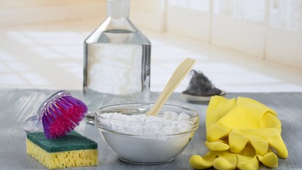 10 Tricks and Uses For Baking Soda You Probably Didn’t Know About