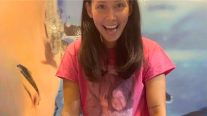 Paralyzed Woman's Legs Twitch When Her Feet Are Kissed By Fishes | Happily TV