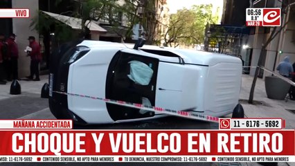 Impresionante choque y vuelco en pleno barrio de Retiro: hay un herido