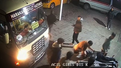 Dolmuş şoförü kalp krizi geçiren yolcusunu hastaneye yetiştirdi