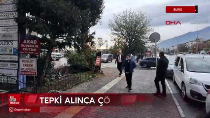 Bursa'da cebinden çıkardığı kağıt parçalarını yere atan kişi sonra geri topladı
