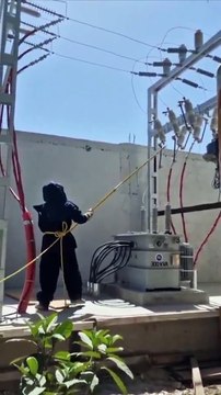 Không phải ai leo lên cột điện cũng trở về. Nhưng nhờ họ, bạn có ánh sáng mỗi ngày👷‍♂️⚡Họ không nổi tiếng. Nhưng họ là anh hùng 📢 Gửi lời cảm ơn đến những người thầm lặng – những người giữ cho thế giới luôn sáng💡🌎