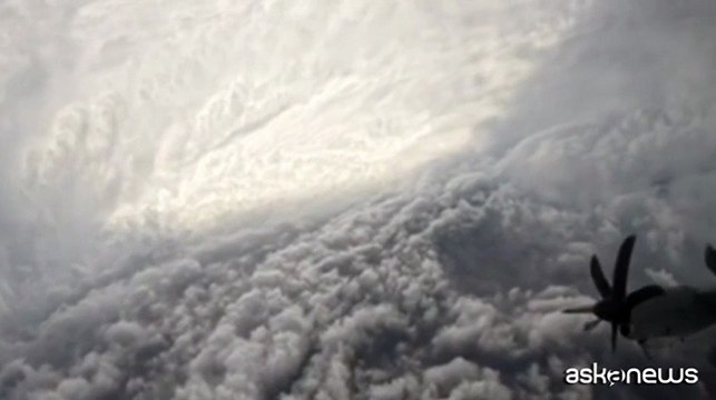 Dentro l'uragano Melissa: il volo dei cacciatori di uragani nell'occhio del ciclone