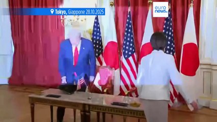 Trump incontra la premier giapponese Takaichi: “È una stretta di mano molto forte”. Firmato accordo Usa-Giappone