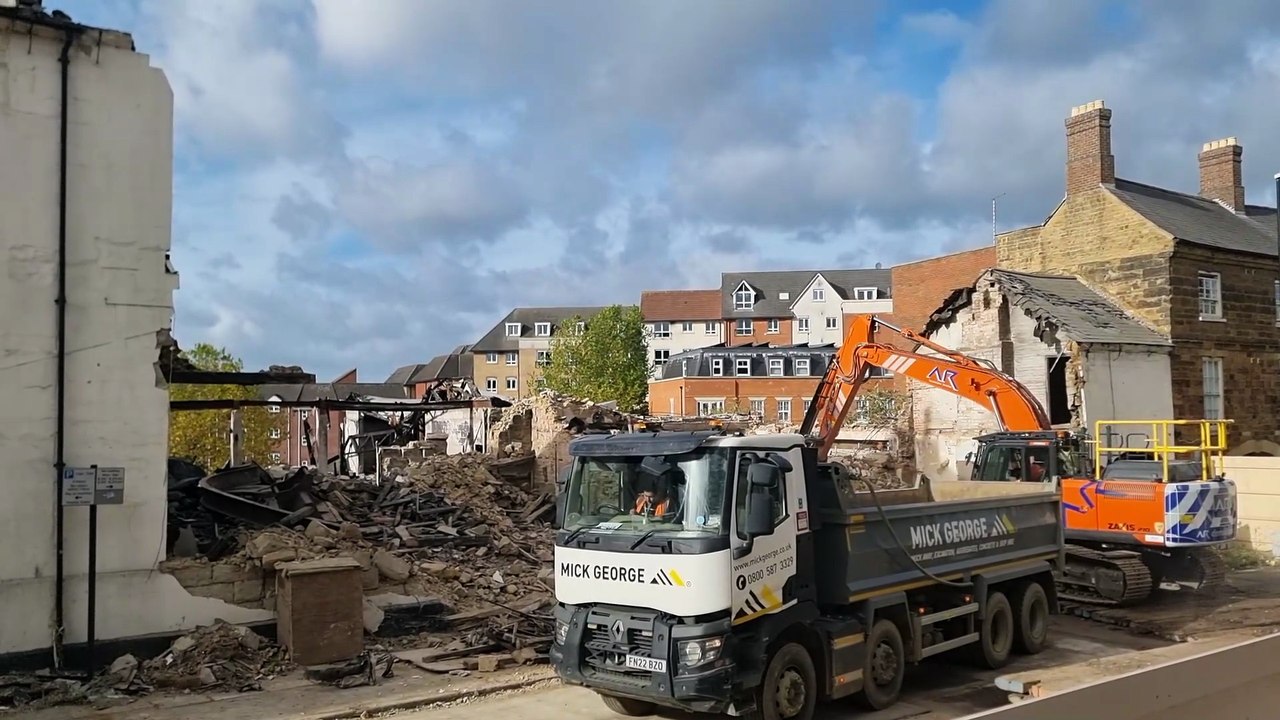 Watch as fire-damaged Grade II listed building in Northampton is DEMOLISHED
