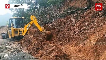 ଲ୍ୟାଣ୍ଡଫଲ ପୂର୍ବରୁ ଛାରଖାର କଲା 'ମୋନ୍ଥା': ଧସିଲା ପାହାଡ, ଭାଙ୍ଗିଲା ଘର, ଗଜପତିରେ ଅନେକ ପ୍ରଭାବିତ