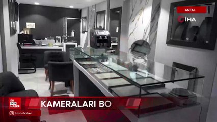 Antalya’da çelik kasayı delerek kuyumcudan 5 kilo altın çalıp kaçtılar