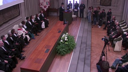 Firenze, laurea honoris causa a Roberto Bolle: ringrazia i genitori e si commuove