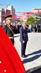 Van Valiliği, 29 Ekim'i şarkıları yasaklanan Grup Yorum'un marşıyla kutladı