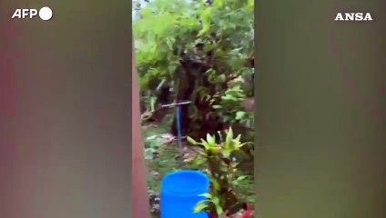 Giamaica, l'uragano Melissa tocca terra con venti a 300 km/h