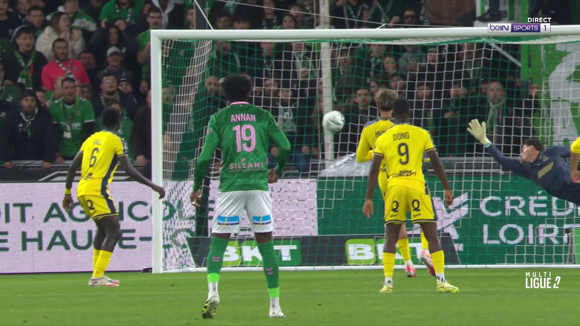 Ligue 2 : Saint-Etienne ouvre le score après moins de deux minutes !