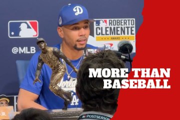 Mookie Betts shares advice after winning Roberto Clemente Award