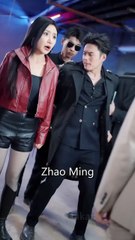 Pequeño mendigo comía de la basura, ¡sin imaginar que en realidad era el hijo del jefe de la mafia!