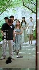 The overbearing president is being chased and accidentally breaks into a house, but unexpectedly runs into his childhood sweetheart. The two hit it off immediately, and he becomes her son-in-law. She goes bankrupt and wants to return