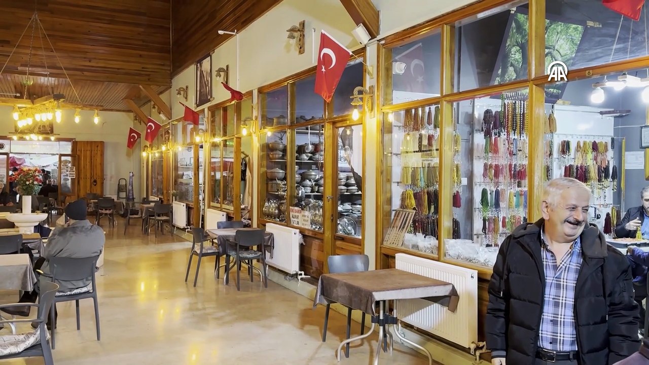 Bursa\'nın 600 yıllık hanı geleneksel sanatçılara atölye oldu