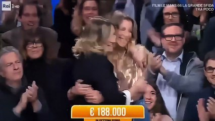 Due sorelle vincono 188.000 euro ai Soliti Ignoti
