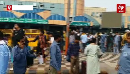 छठ पर्व के बाद बिहार से दिल्ली लौटने लगी भीड़, जानिए मतदान को लेकर यात्रियों ने क्या कहा ?