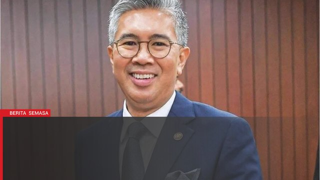 'Jangan baca sekerat' - Tengku Zafrul bidas dakwaan Azmin ART gadai kedaulatan ekonomi negara