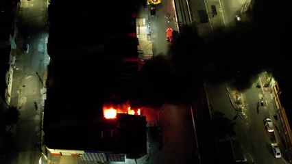 Incêndio destrói loja de peças de moto no Centro de Maceió