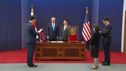 'I'd like to wear it right now', Trump says as he receives South Korea's highest honour