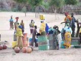 Autour d'un puits au Niger