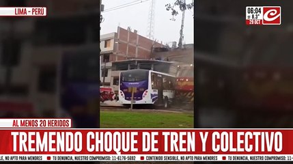Impresionante choque entre tren y colectivo deja decenas de heridos