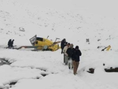 Crash am Mount Everest: Helikopter bricht in zwei Teile