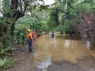 Sinaproc mantiene asistencia humanitaria y alerta por lluvias tras influencia del huracán Melissa