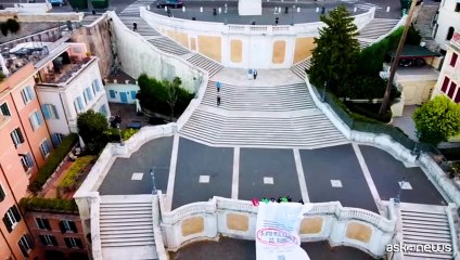 L'enorme scontrino di Greenpeace con il conto della crisi climatica