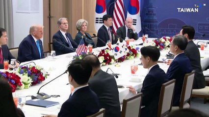 Trump Arrives in South Korea as APEC Summit Gets Underway