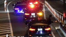 高市新総理車列