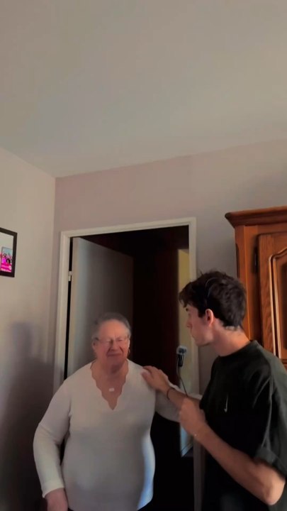 trouvez LA "télécommande" qui allume la télé parmi 15 télécommandes 📺