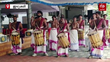 ഹോ...ഈ ഷൈനാശാന്‍റെയൊരു കാര്യം; കല്‍പ്പണി മാത്രമല്ല കൊട്ടിക്കയറി പെരുപ്പിക്കാനും മിടുക്കന്‍