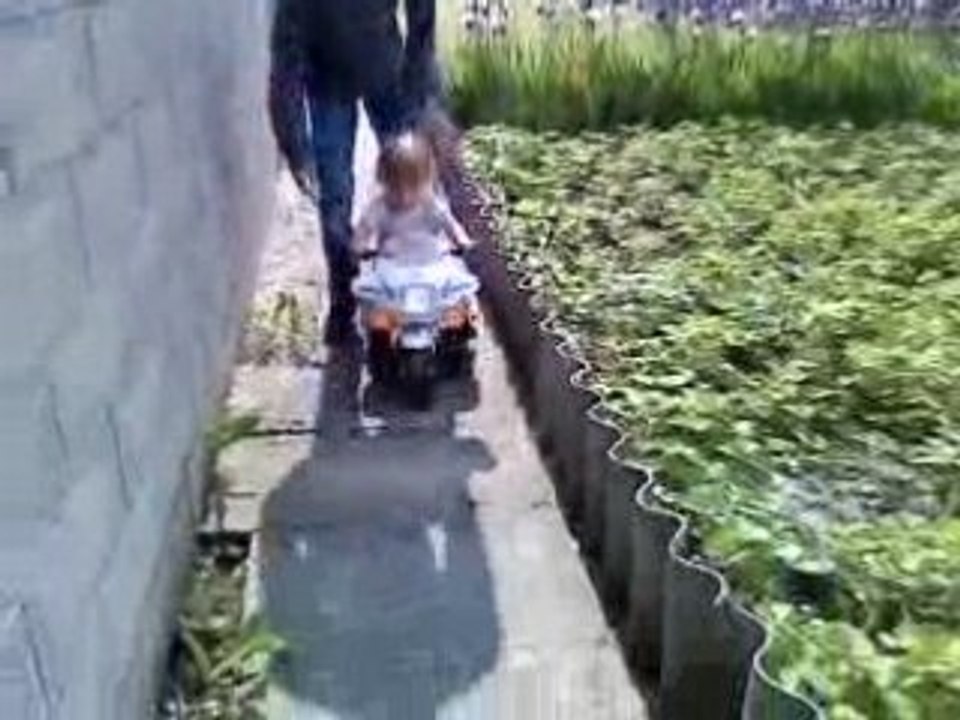 Etane sur la moto