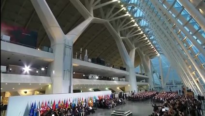 Gritos e insultos a Mazón