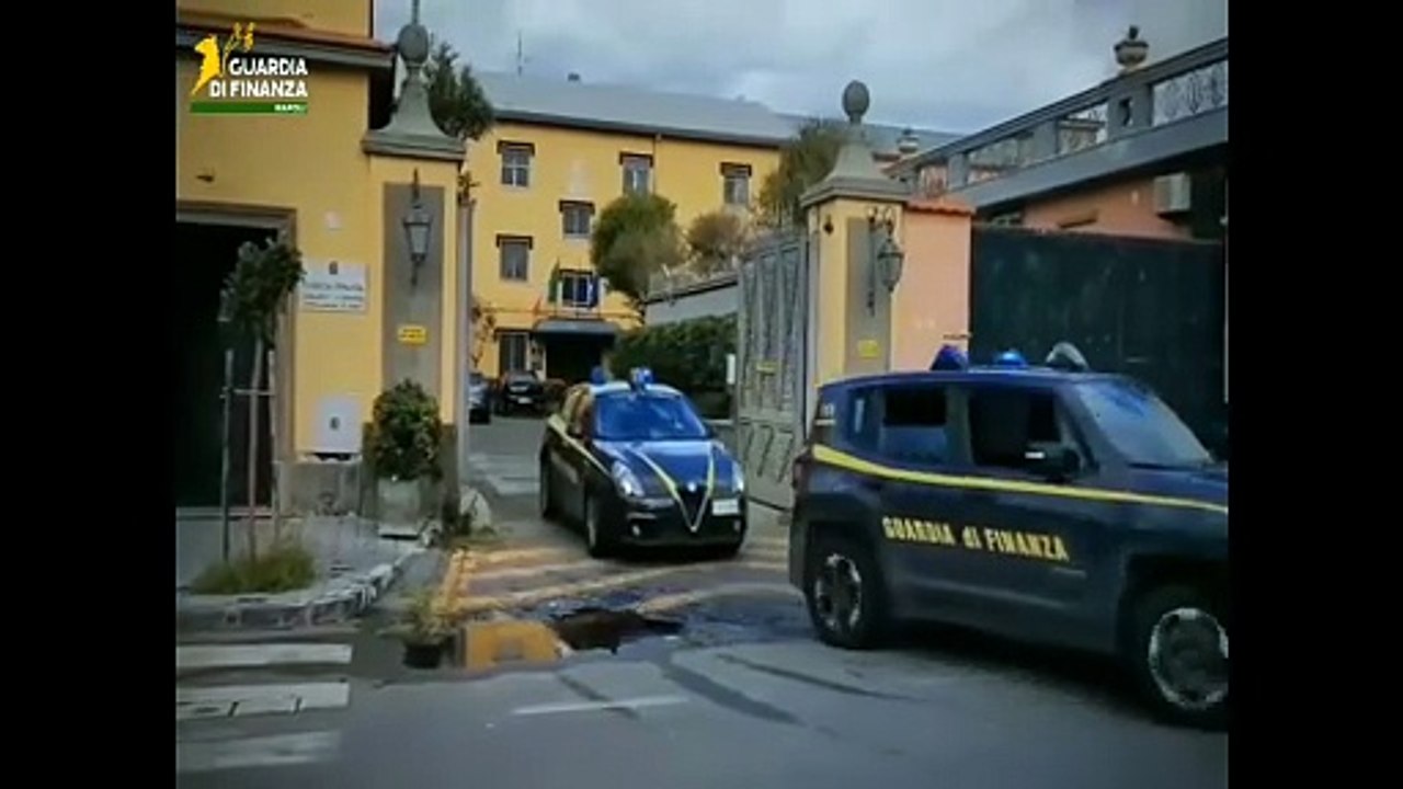A Lettere la "fabbrica" della droga: macchinari e strutture per produrre tonnellate di cannabis