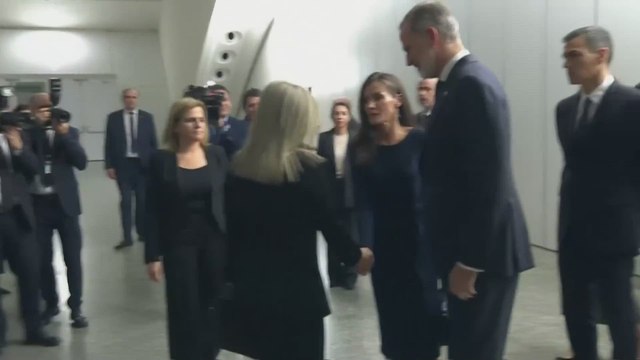 Así ha sido el saludo de los reyes y Sánchez a las víctimas en el que no ha estado Mazón