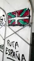 El campo de la Mutilvera aparece con pintadas antes del partido de Copa del Rey