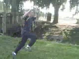 QUENTIN QUI FAIT UN SALTO