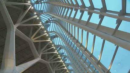 Insultos a Mazón por su presencia en el Funeral de Estado en el aniversario de la DANA: Asesino, cobarde, rata...