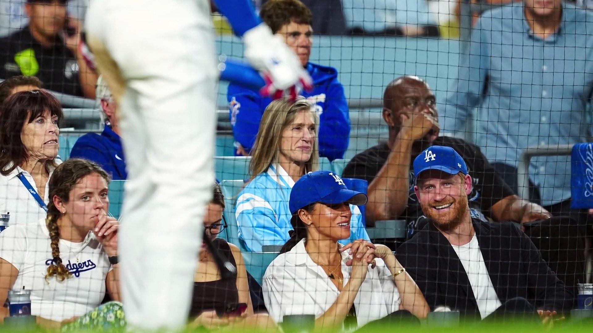 ⁣Meghan Markle and Prince Harry enjoy date night at Dodgers' World Series game