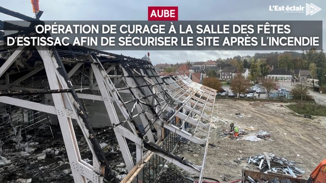 Opération de curage à la salle des fêtes d’Estissac cinq mois après l’incendie