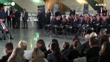 Valencia, Carlos Mazo'n insultato al memoriale di Stato per le vittime dell'alluvione