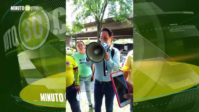 ¿También hay que lavarles y plancharles? Las extravagantes exigencias de los taxistas para levantar el paro